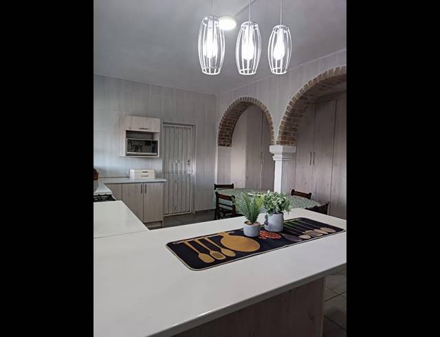 4 BEDROOM HOUSE FOR SALE IN ROTHDENE